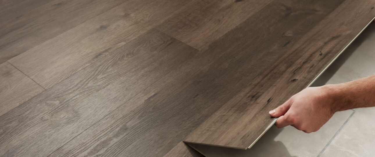 Want a Hardwood Floor Look without Breaking the Bank? Go For Luxury Vinyl Flooring! 1 woodvslvt