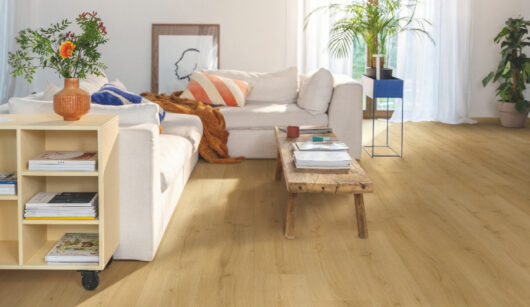 Quickstep Alpha Bloom - Brushed Oak Honey AVMPU40318