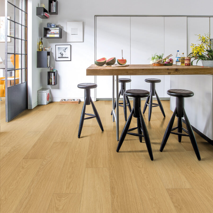 Quick-Step Impressive – Natural Varnished Oak IM3106