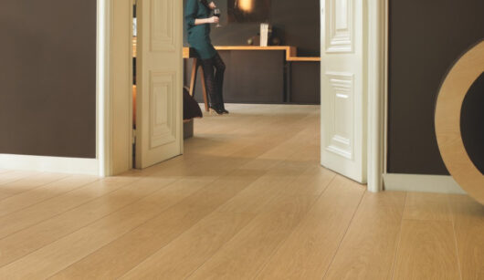 Quickstep Largo - Natural Varnished Oak LPU1284