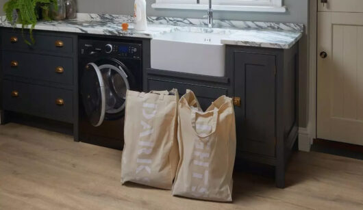 Polyflor Colonia - Freshfield Oak 4384