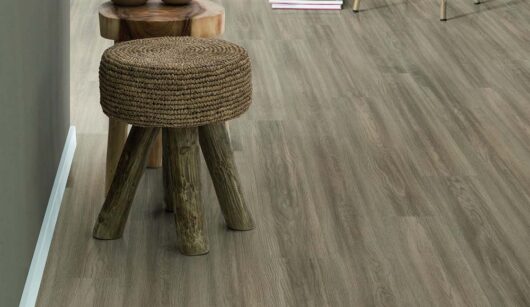 Egger Aqua+ 8mm - Light Grey Bolton H2065