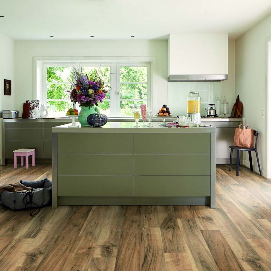 Egger Aqua+ 8mm – Brown Peganti Walnut EHL075